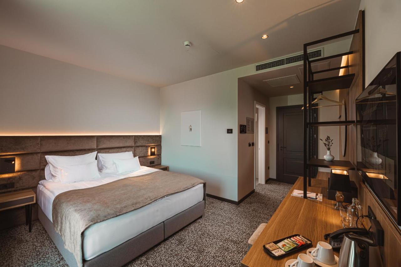 Hotel Grof Vransko Zewnętrze zdjęcie